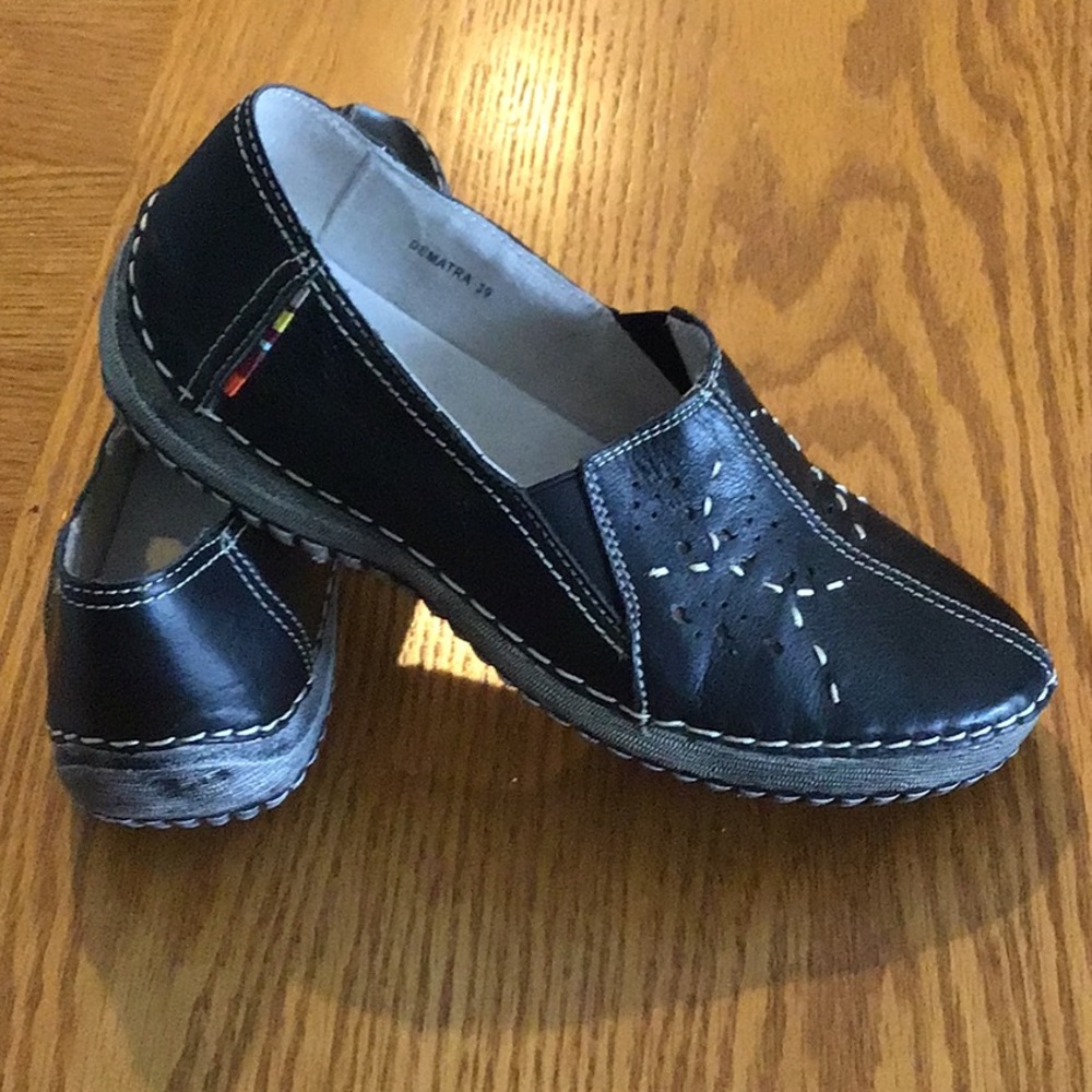 Spring Step slip ons size 8.5